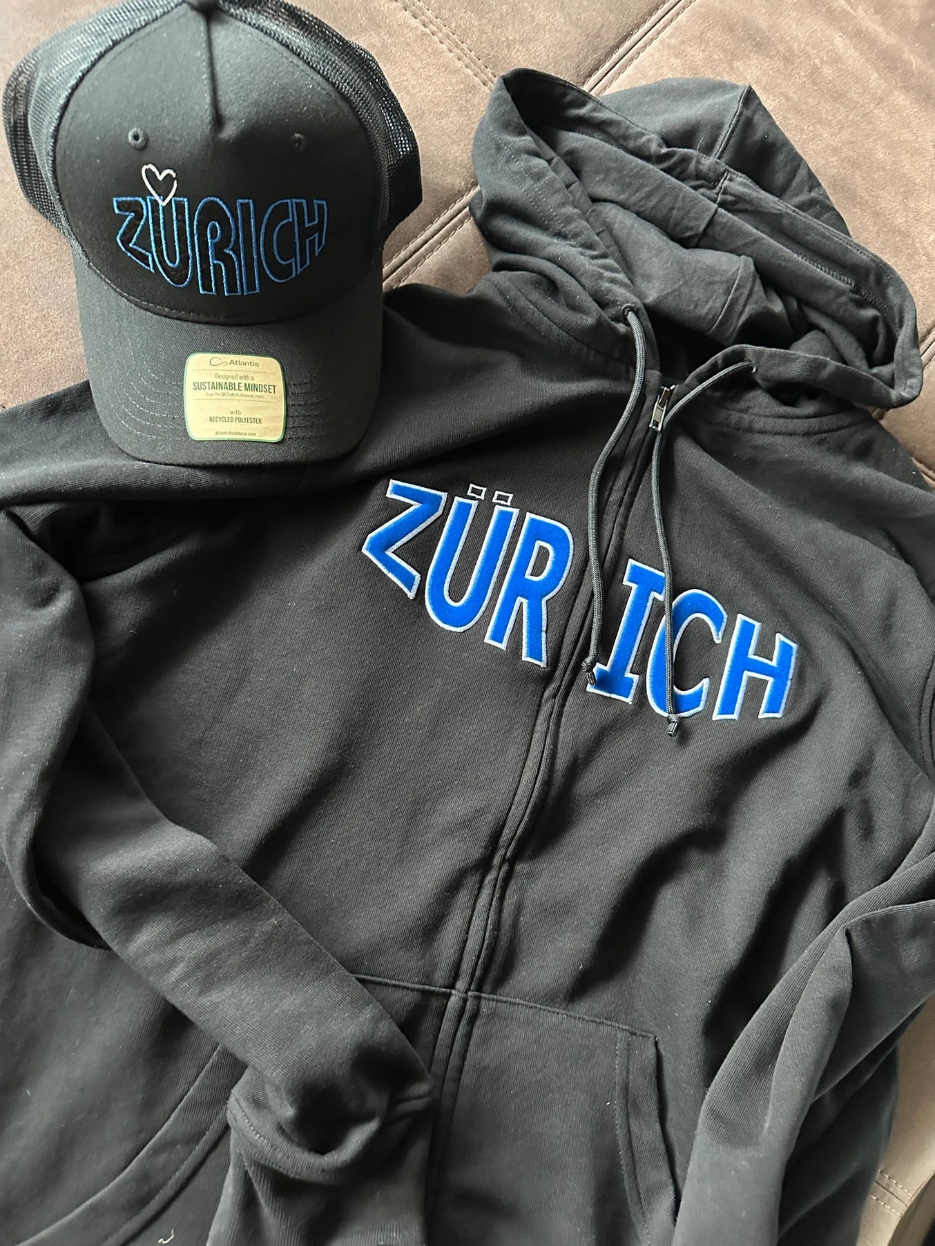 Der echte Zürcher Hoody! Ein Zürcher ist immer härter :) - Kantönlivibe.ch