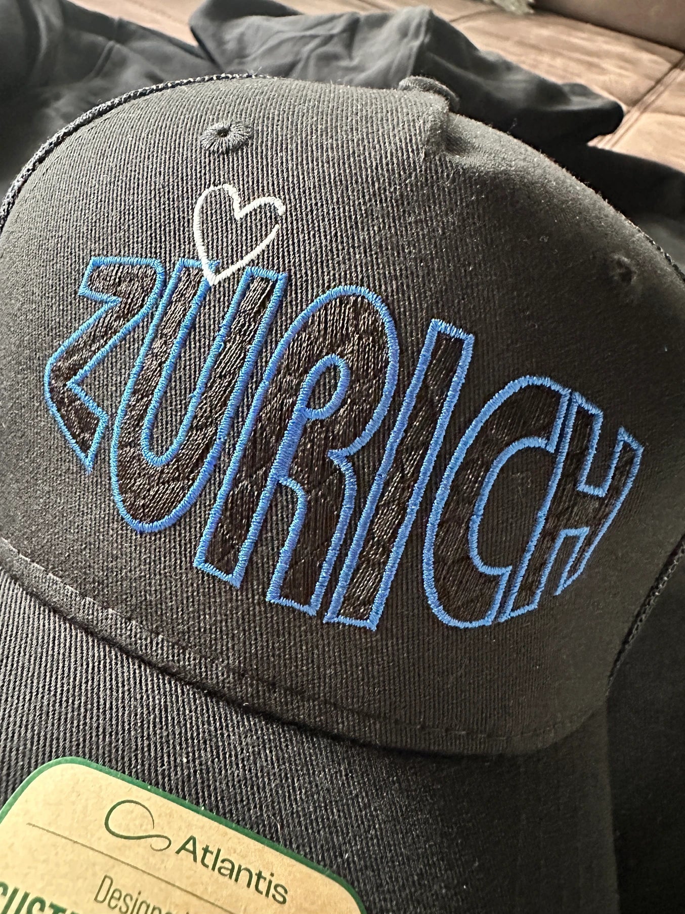 Züri Cap – Night Glow Edition